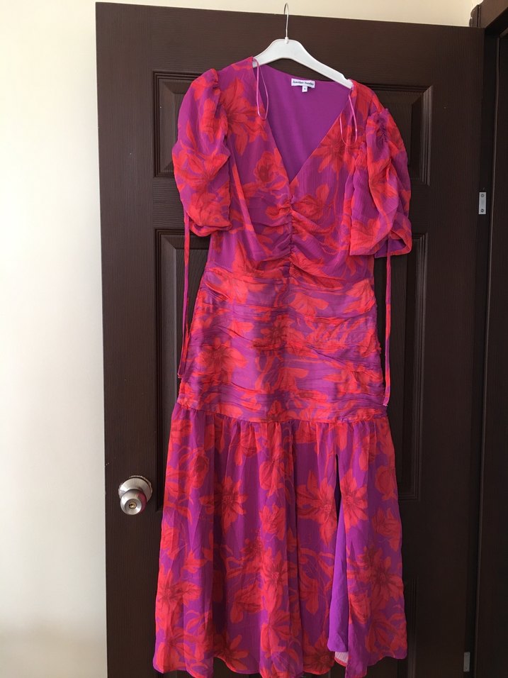 Mor Bağcıklı V Yaka Uzun Elbise - Görsel 3