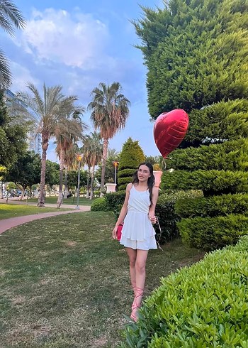 Beyaz Drapeli Mini İnce Askılı Elbise - Görsel 2