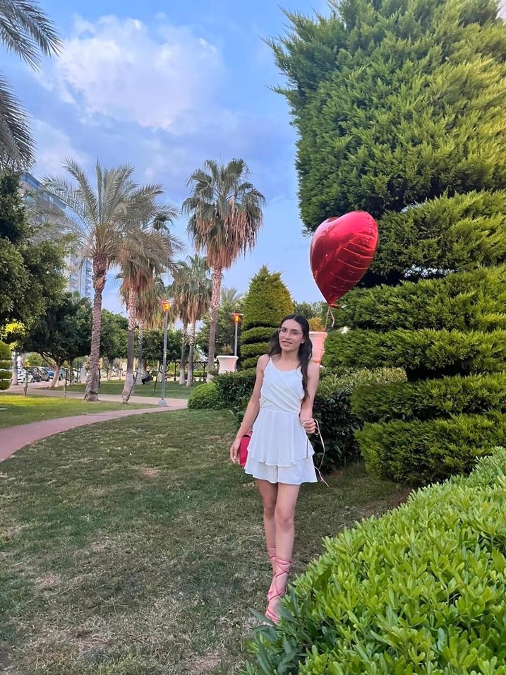 Beyaz Drapeli Mini İnce Askılı Elbise - Görsel 2