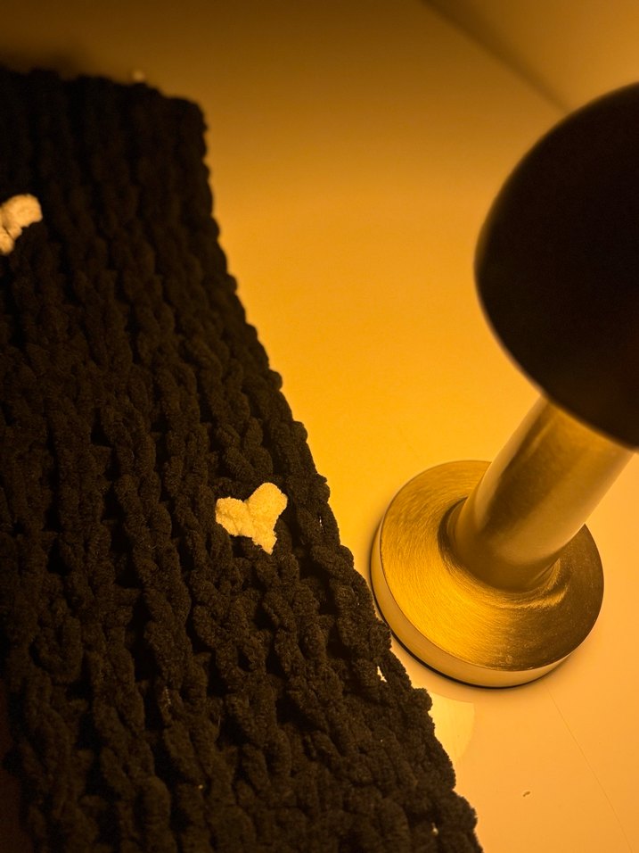 Siyah Puffy Örgü Kadın Atkı Beyaz Detaylarla - Görsel 2