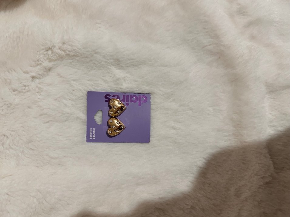 Altın Renkli  Kalp Küpeler - Görsel 2