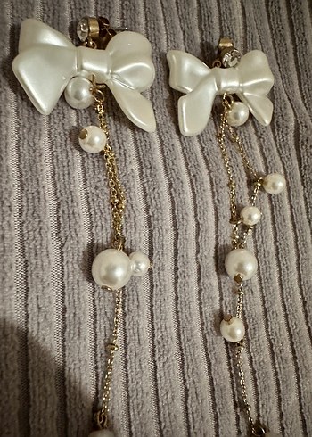 İnci Boncuklu Midi Beyaz Fiyonk Küpeler - Görsel 2