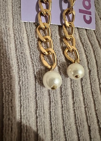 Zincir Detaylı inci Uzun Altın Küpe - Görsel 2