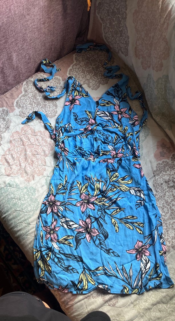 Mavi Çiçek Desenli Askılı Midi Elbise - Görsel 2