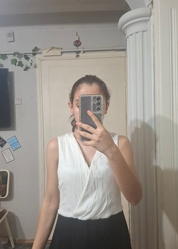 Beyaz V Yaka Siyah Midi Elbise - Görsel 4