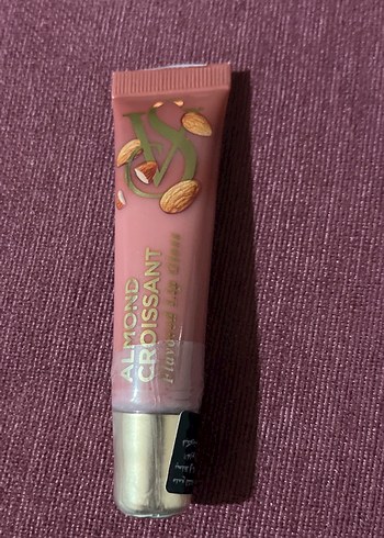 Parlak Bej Dudak Parlatıcısı - Görsel 2