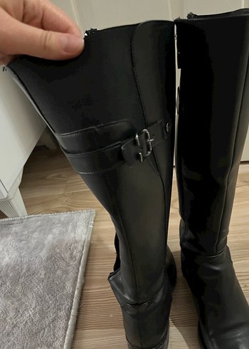 Siyah Deri Tokalı  Kadın Çizme - Görsel 3