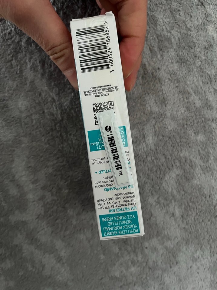 L'Oréal Bright Reveal SPF 50 Renkli Yüz Güneş Kremi - Görsel 2