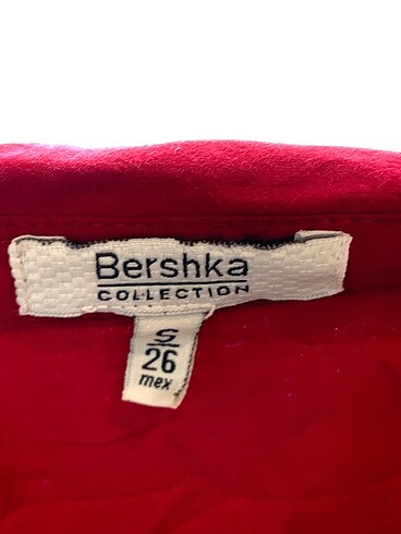 s Beden kırmızı Renk Bershka Bluz %70 İndirimli.