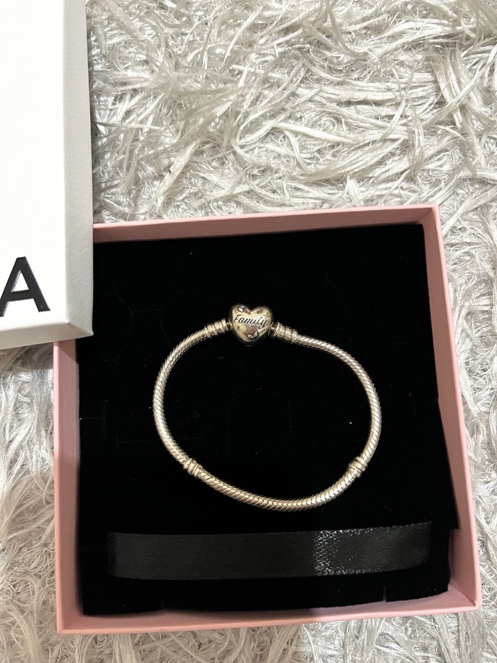 Pandora Beyaz Boncuklu Kadın Bileklik - Görsel 2