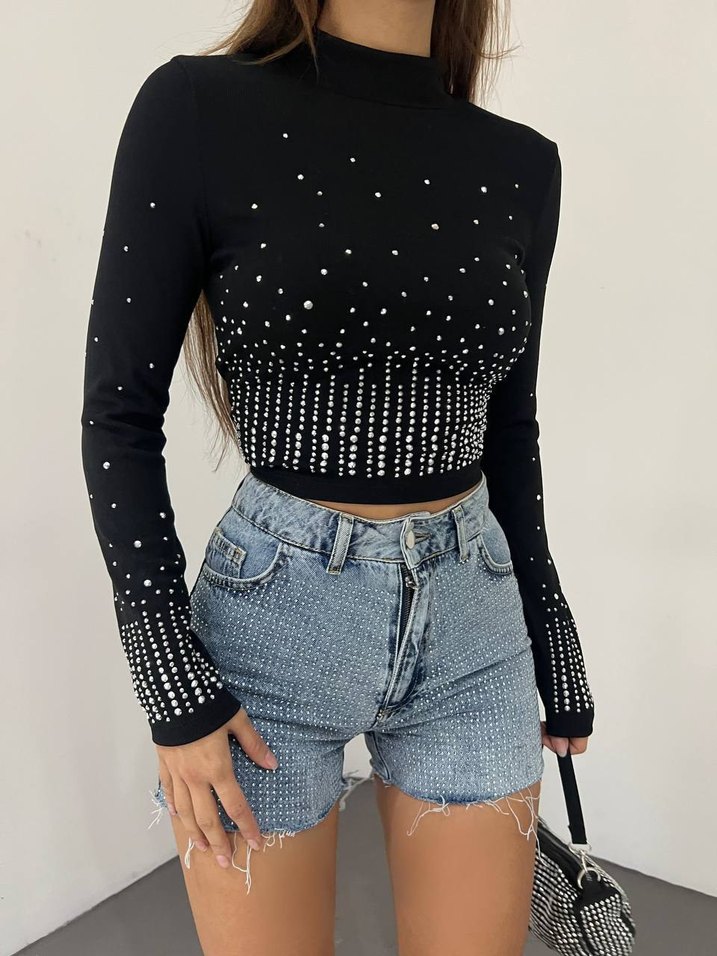 Işıltılı Şıklık: Premium Taş İşlemeli Crop Bluz - Görsel 4