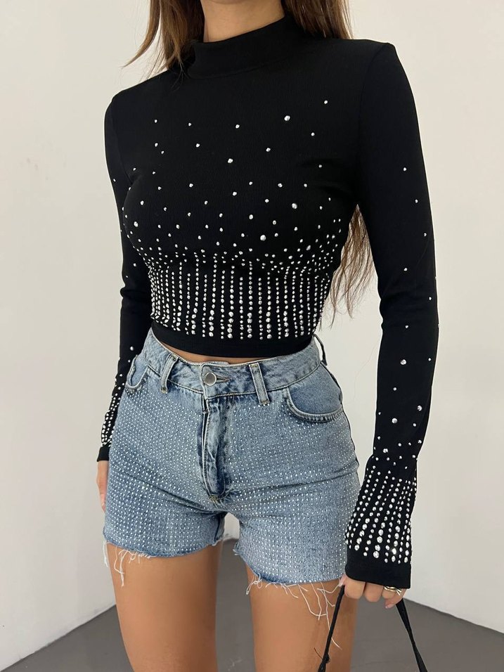 Işıltılı Şıklık: Premium Taş İşlemeli Crop Bluz - Görsel 2