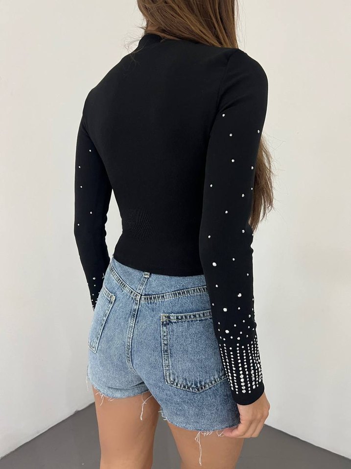 Işıltılı Şıklık: Premium Taş İşlemeli Crop Bluz - Görsel 3