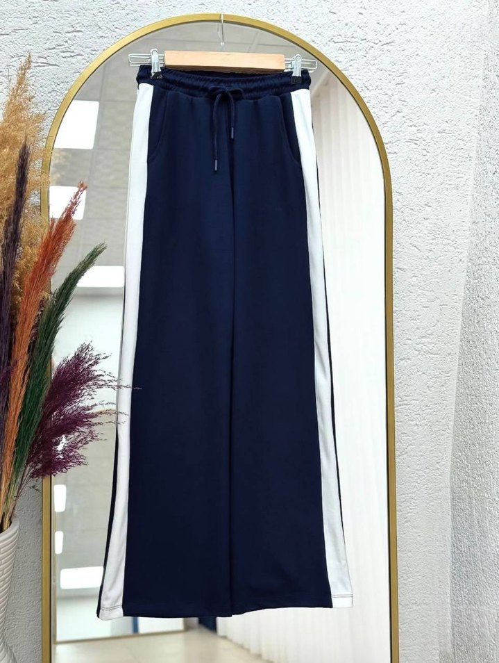 Kadın Lacivert Yanı Beyaz Şeritli Rahat Eşofman - Görsel 3