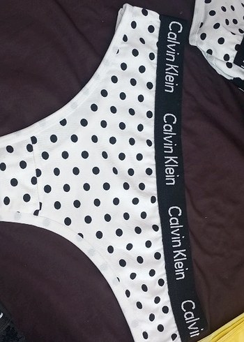 4 adet Calvin Klein tanga. - Görsel 3