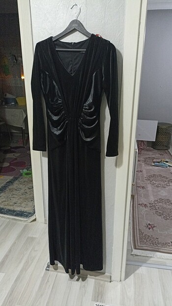 Kadife siyah elbise 
