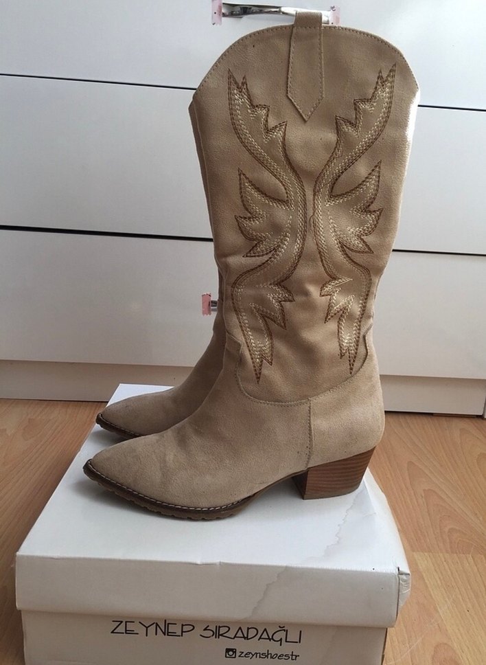 Bej Nakışlı Süet Kadın Yüksek Topuklu Bot - Görsel 2