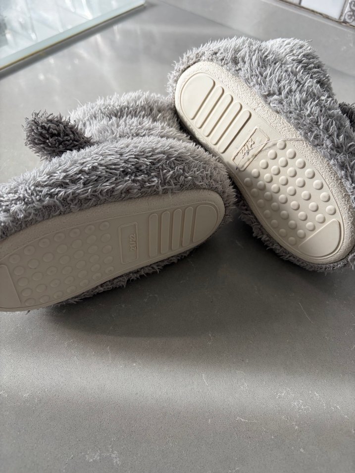 Kız Çocuk Gri Sıcak Kürklü Terlik - Görsel 2