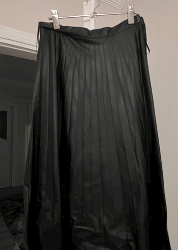 Siyah Piliseli Uzun Gotik Etek - Görsel 2