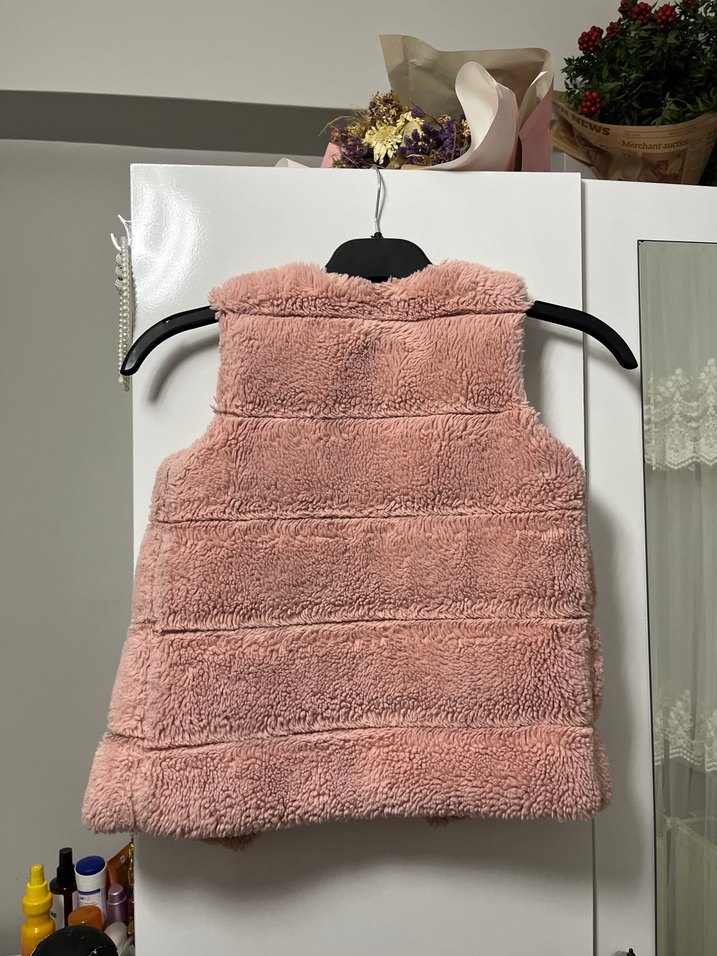 Kız Çocuk Pembe Kürklü Yelek - Görsel 2