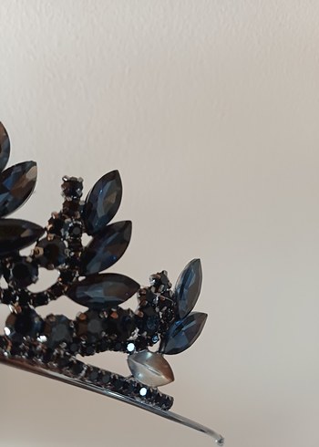 Mavi Cam Taşlı Gotik Taç - Görsel 4