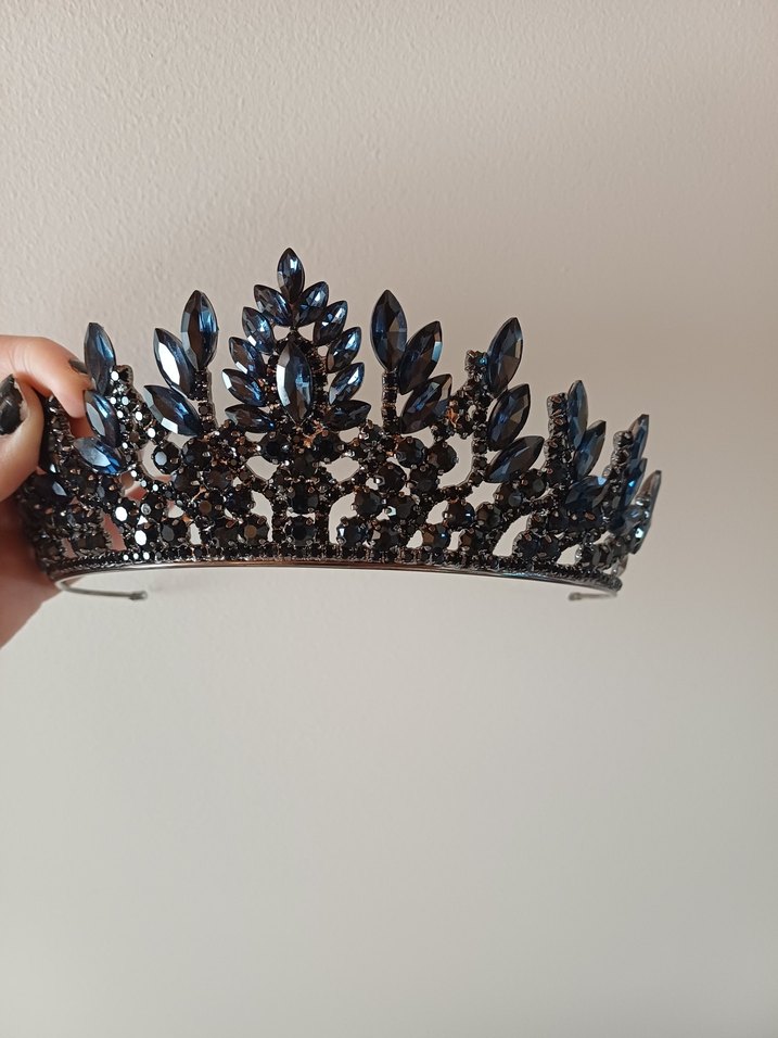 Mavi Cam Taşlı Gotik Taç - Görsel 3