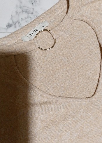 Bej V Yakalı Kadın Keten Kazak - Görsel 2