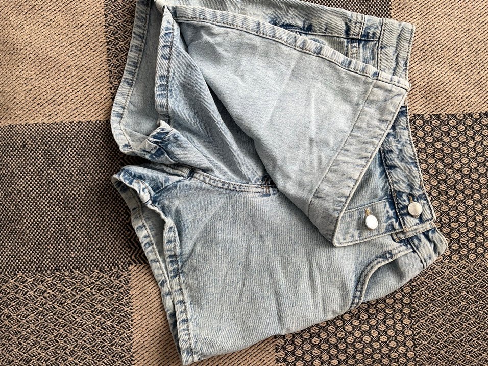 Düğmeli Gri Midi Denim Şort - Görsel 2