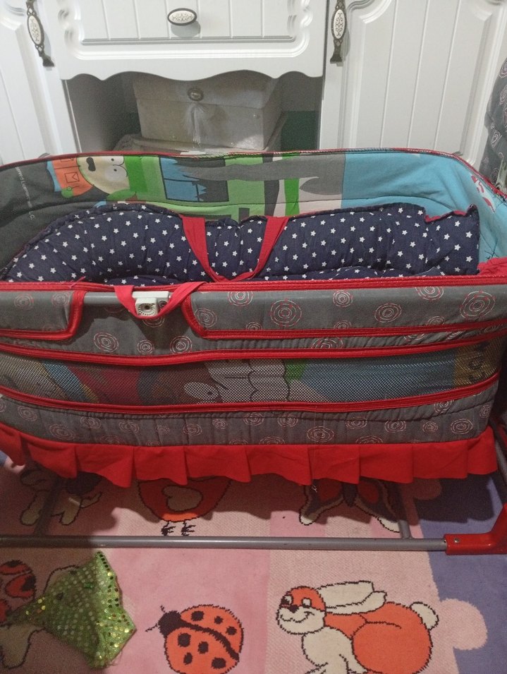 Çok Renkli Desenli Çocuk beşiği - Görsel 2