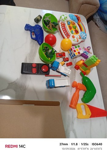 Fisher Price Bir Kutu Dolusu Oyuncak 500 Tl