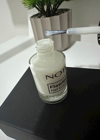 Beyaz ve Kırmızı Oje Seti 4 lü oje - Görsel 3