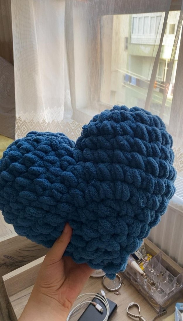 Mavi Renkli Kalpli yastık - Görsel 2