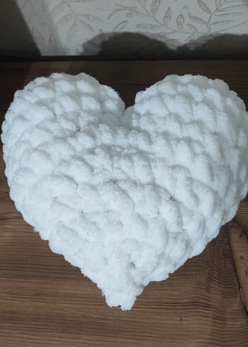 Kalp Şekilli Beyaz Yumuşak Yastık - Görsel 2