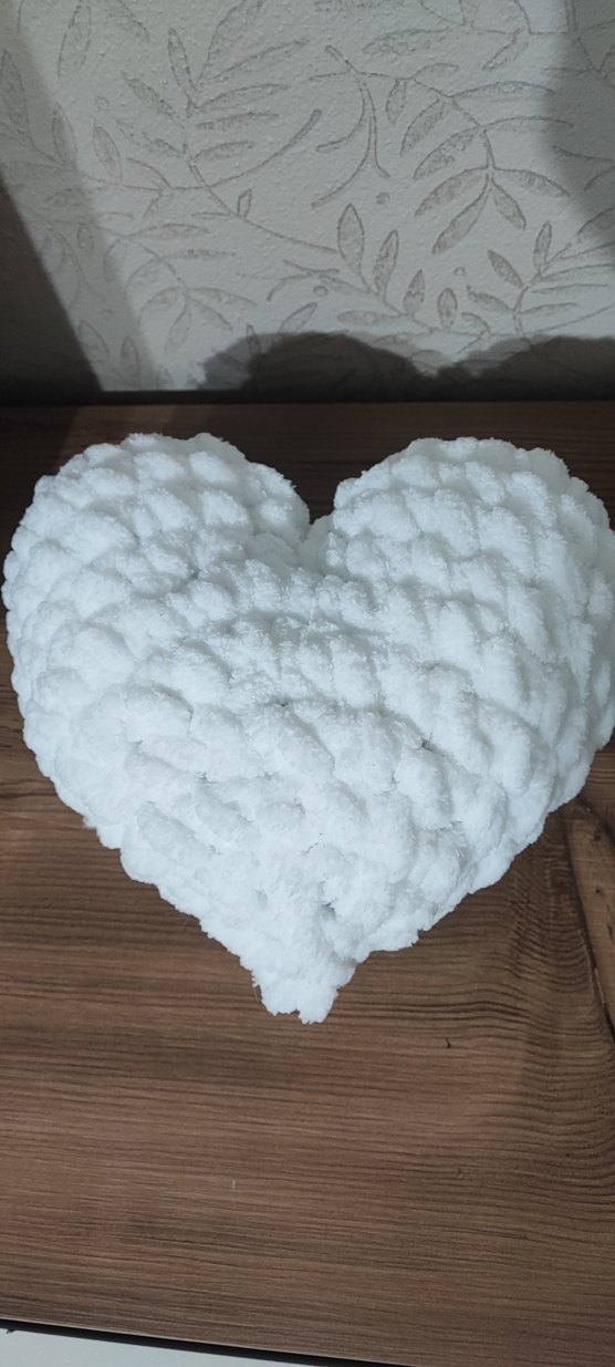 Kalp Şekilli Beyaz Yumuşak Yastık - Görsel 2