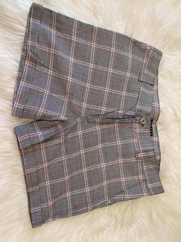 Düğmeli Ekose Desenli Kadın Bermuda Şort - Görsel 2