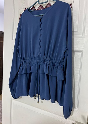 Düğmeli Koyu Mavi Uzun Kollu Kadın Bluz - Görsel 3