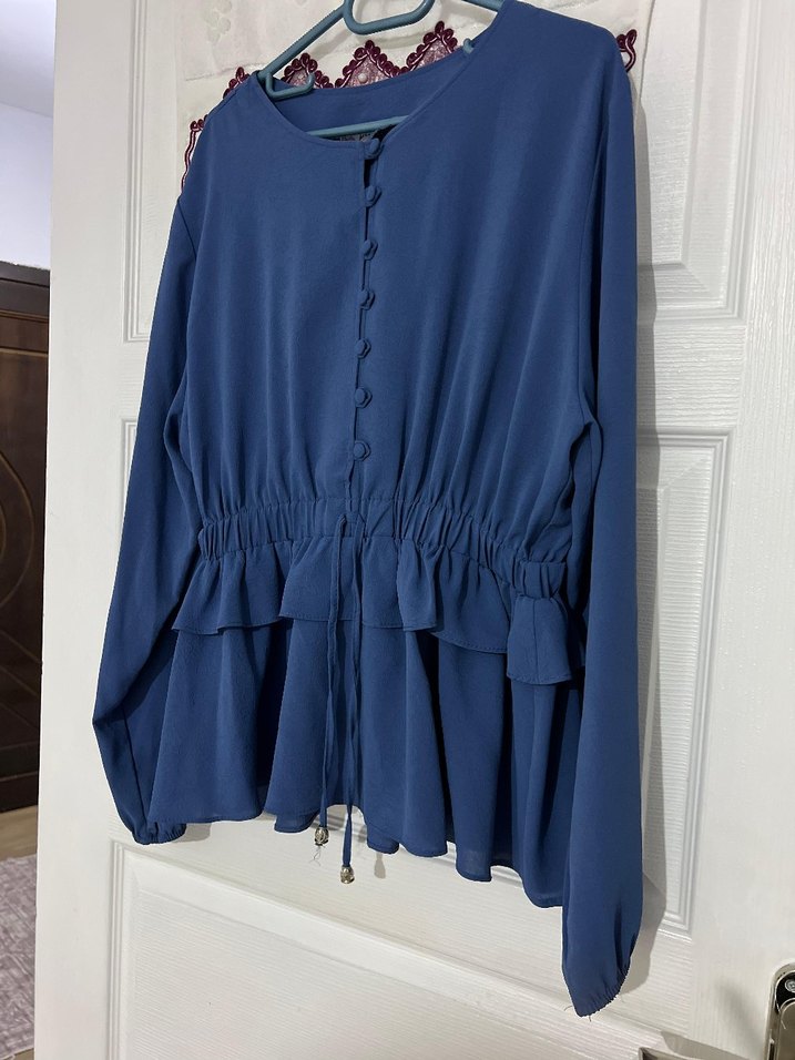 Düğmeli Koyu Mavi Uzun Kollu Kadın Bluz - Görsel 3