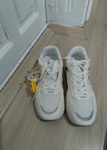 Beyaz Bağcıklı Spor Kadın Sneaker 41 numara - Görsel 2