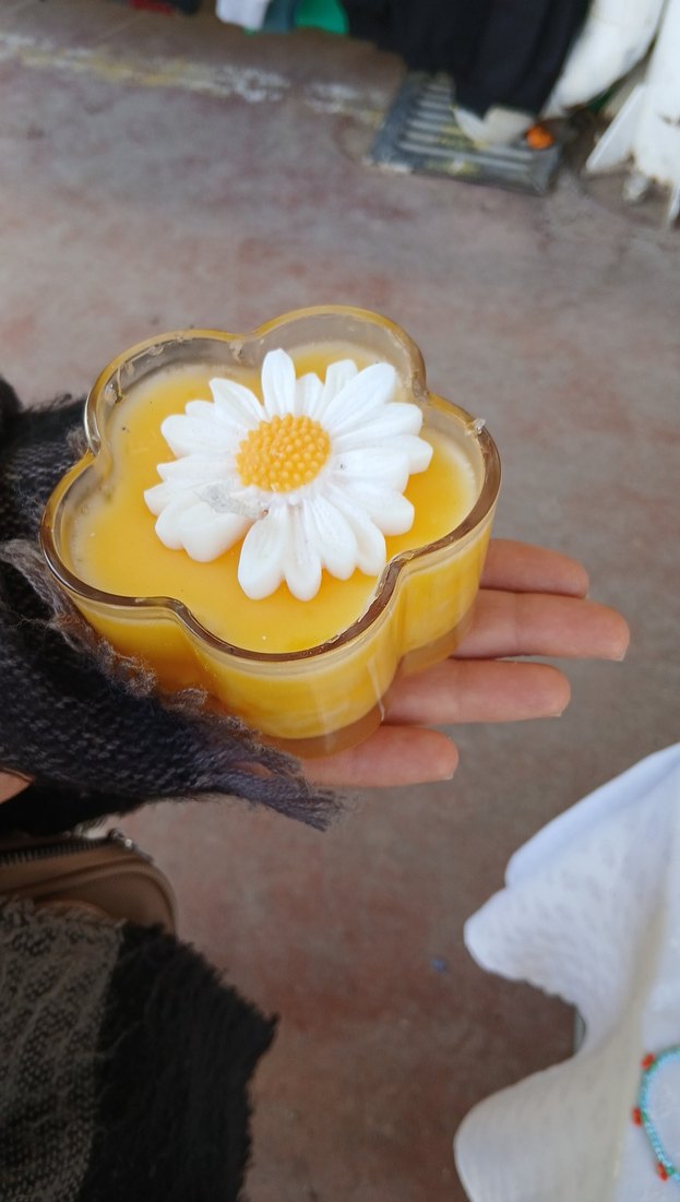 Sarı Papatya Motifli Renkli Mum - Görsel 2