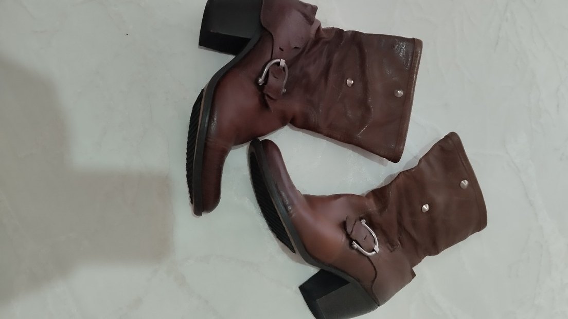 Kahverengi Deri Tokalı Kadın Bot - Görsel 2