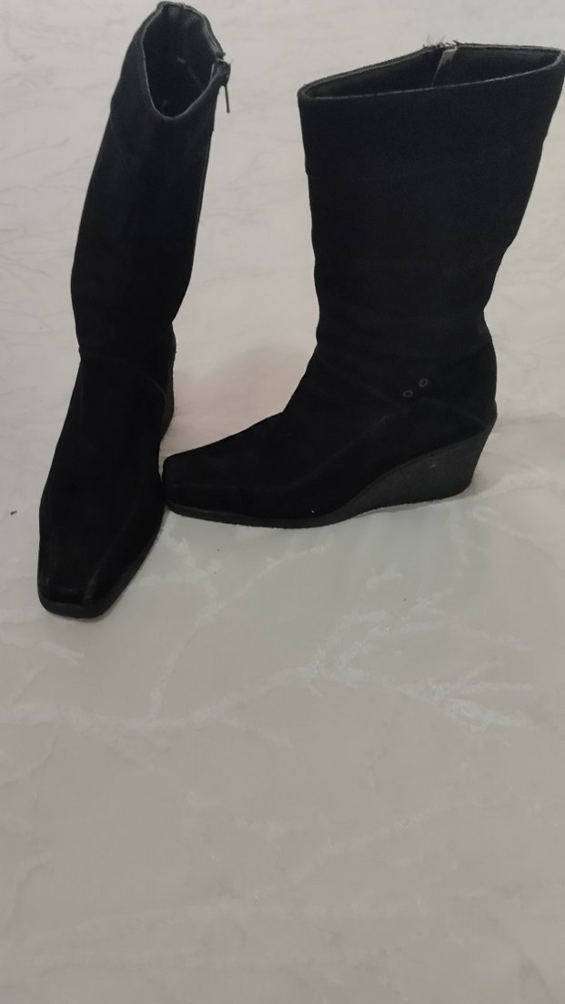 Siyah Süet Kadın Dolgu Topuklu Bot - Görsel 3