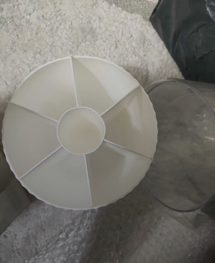 Beyaz Şeffaf Kapaklı Makyaj Fırçası Organizeri - Görsel 3