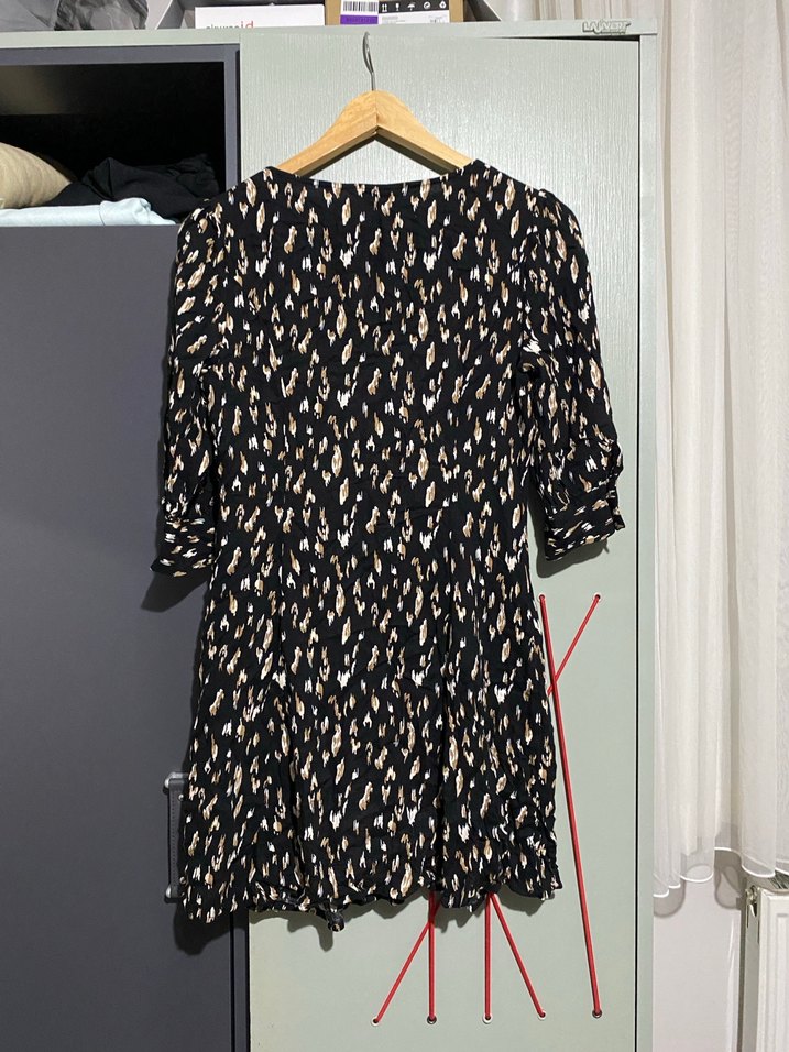 V Yaka Düğmeli Midi Kadın Elbise - Görsel 3