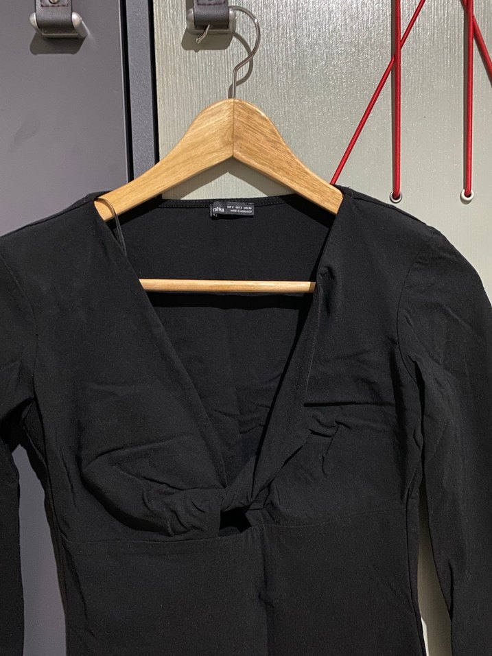 Düğmeli Siyah V Yaka Mini Elbise - Görsel 2