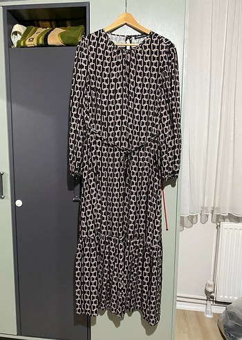 Belden bağlama detaylı uzun kadın elbise - Görsel 6