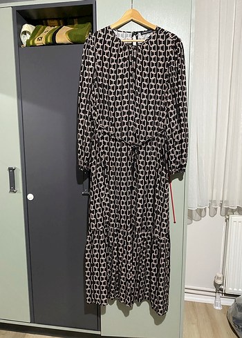 Belden bağlama detaylı uzun kadın elbise - Görsel 5