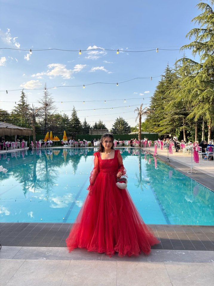 Uzun Kollu Kırmızı Drape Detaylı Abiye - Görsel 4