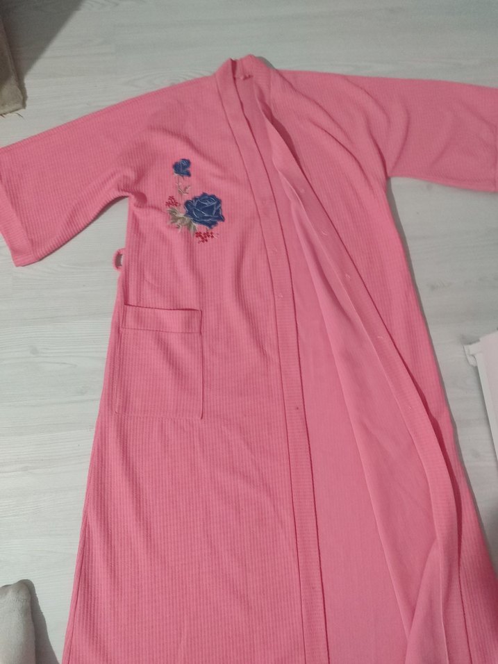Pembe Nakışlı Kadın Uzun Sabahlık - Görsel 3