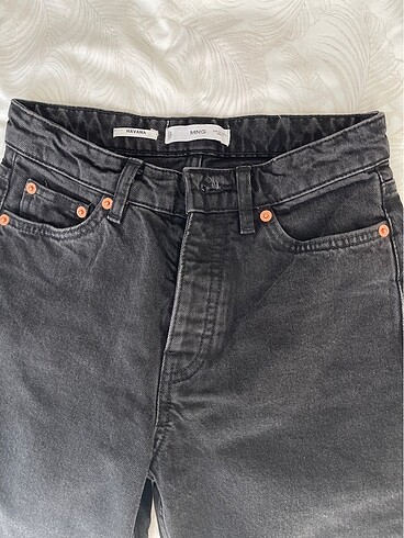 34 Beden siyah Renk Mango jean pantolon