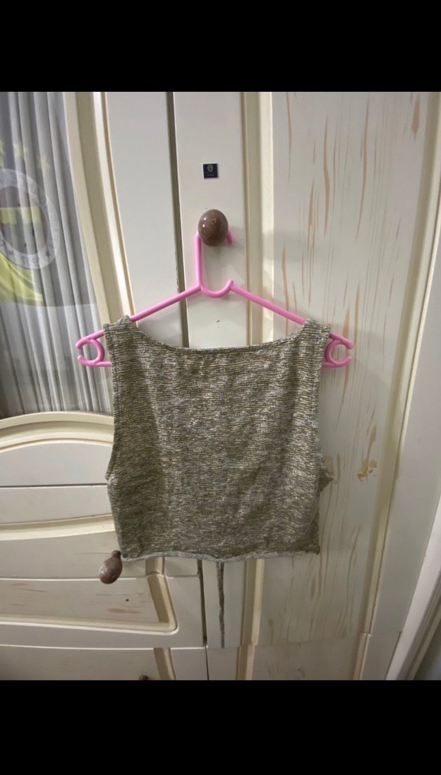 Gri Keten V Yaka Kolsuz crop - Görsel 2